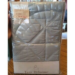 Pair New Vintage Yves Delorme Quilted Sham TRIOMPHE Satin Cover Pillow 12 X 16‎